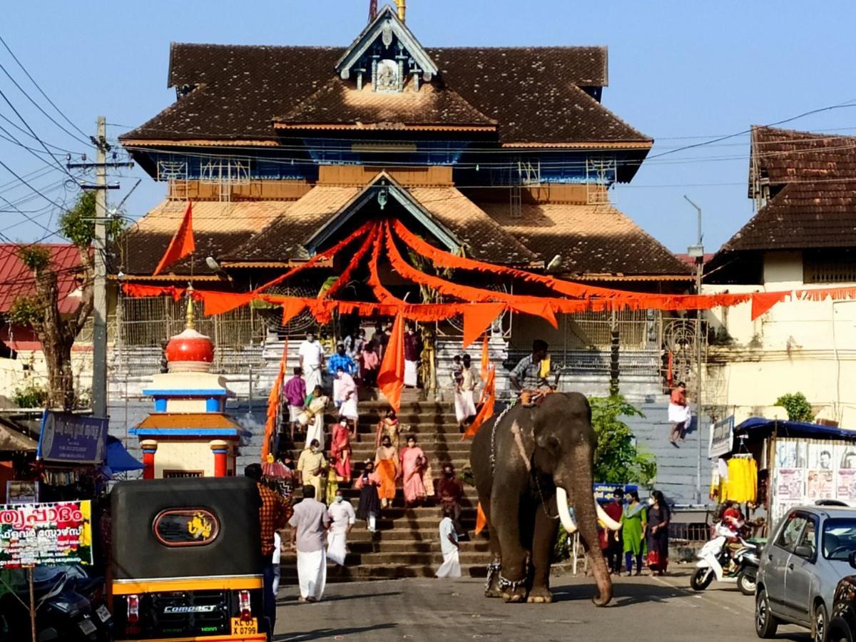 Вилла Swasthi Griha Aranmula Экстерьер фото