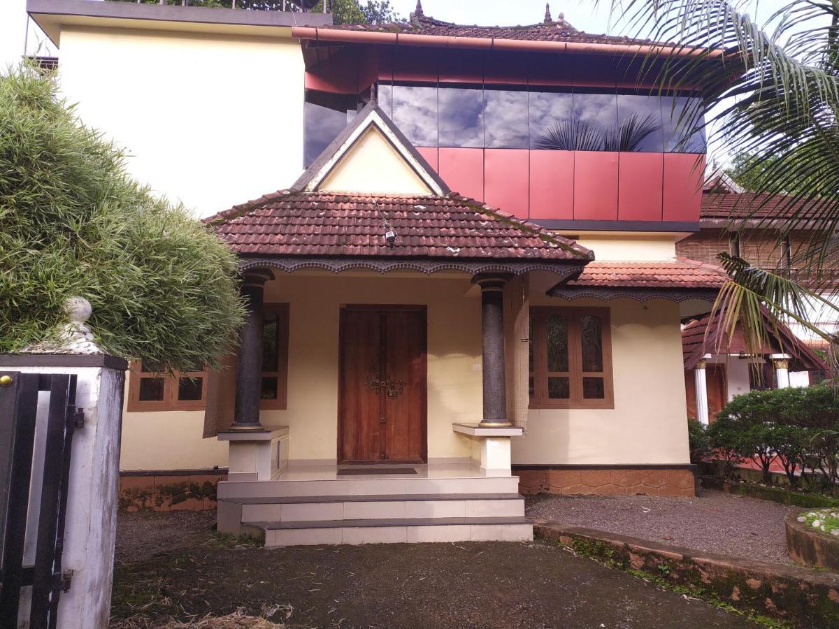 Вилла Swasthi Griha Aranmula Экстерьер фото