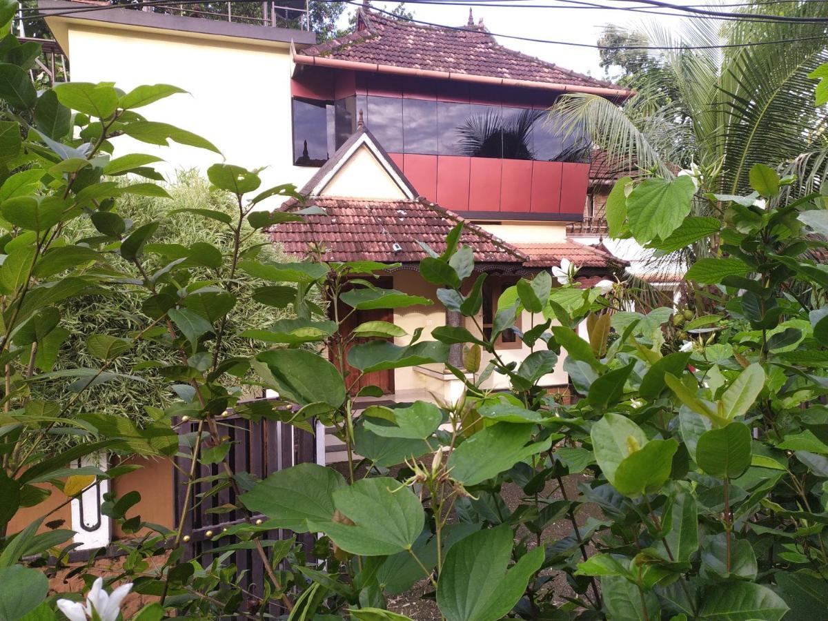 Вилла Swasthi Griha Aranmula Экстерьер фото