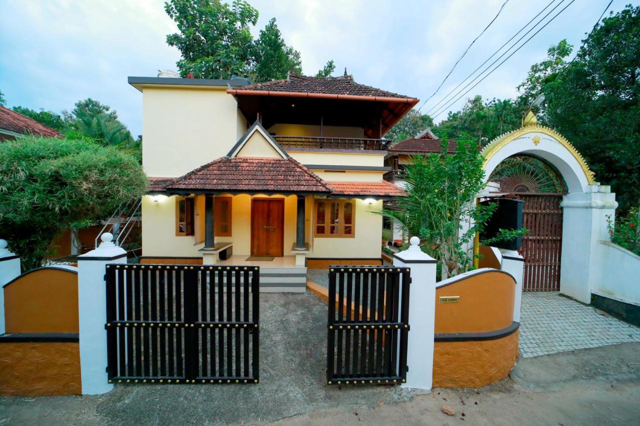 Вилла Swasthi Griha Aranmula Экстерьер фото